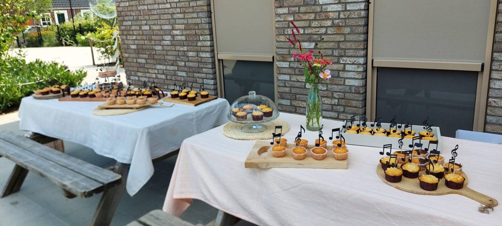 Feestelijke muffins met muzieknoten